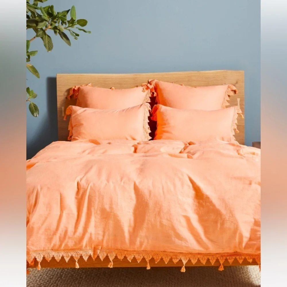 Anthropologie Scalloped Crochet Pair of Standard Shams NWT